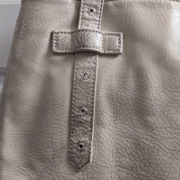 Matt & Nat Expandable Cream Tote Satchel - Picture 8 of 10